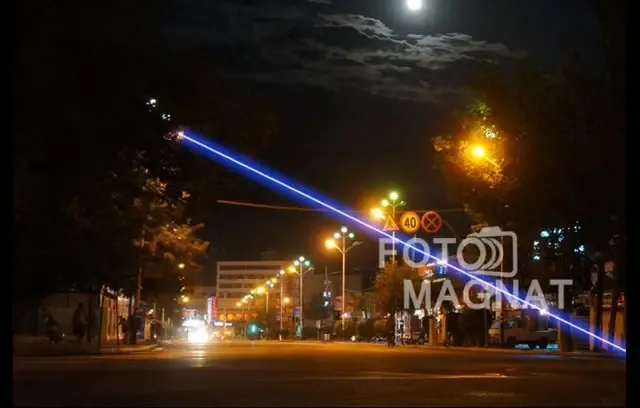 Фонарь-лазер указка синий YX-B008, ЗУ 220V, 2х16340, 5 насадок, Box